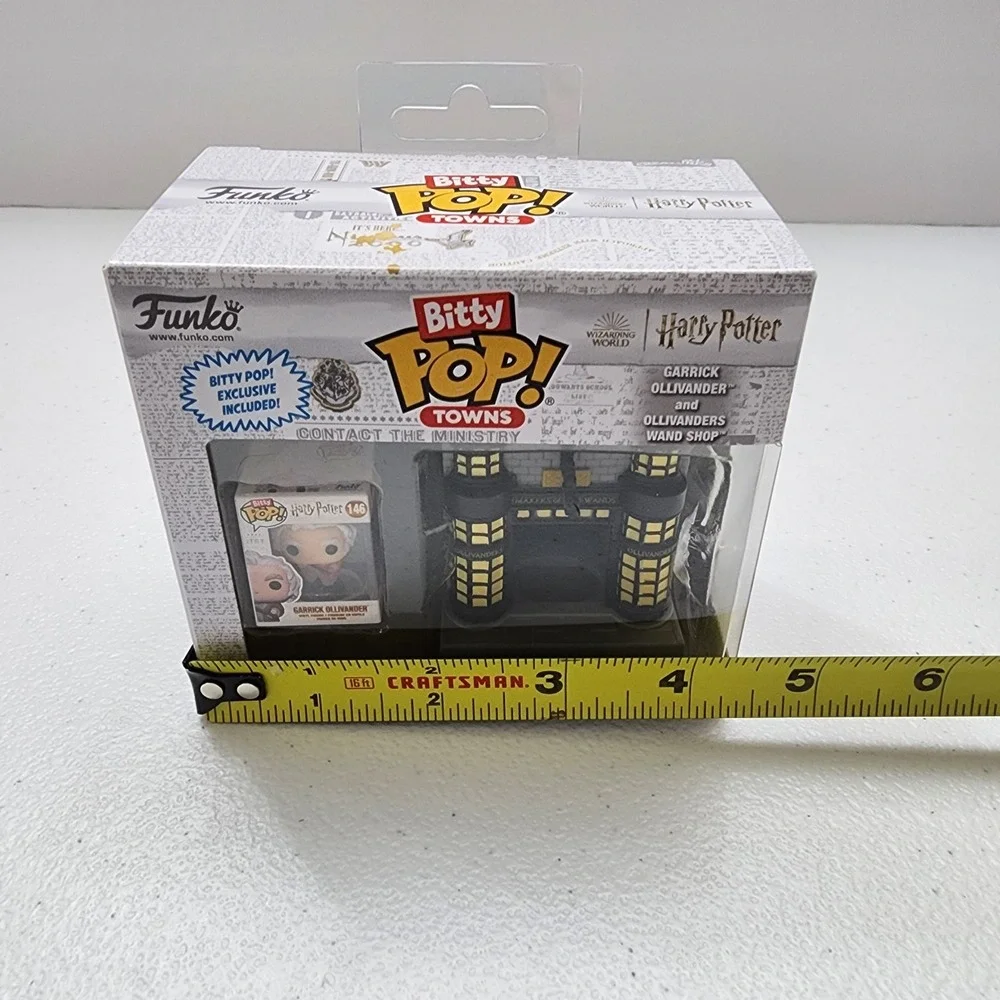 Funko Bitty POP! Towns: Harry Potter Garrick Ollivander and Ollivander's Wand...